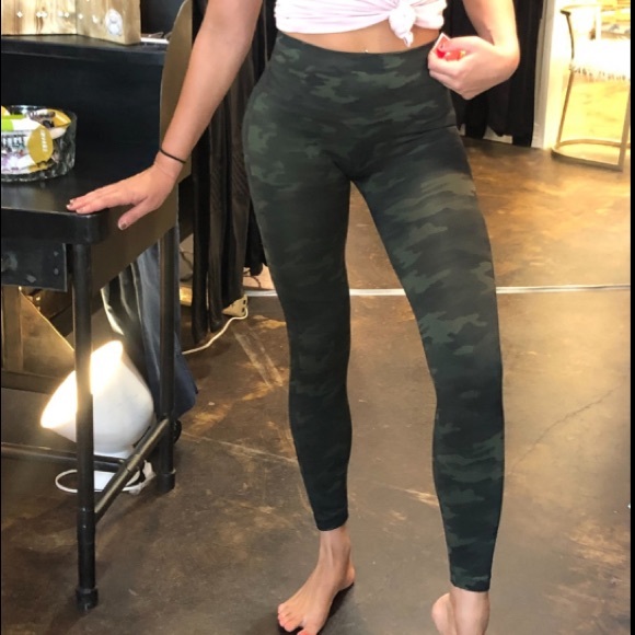 Spanx NWT High Waisted Look At Me Camo Leggings - Picture 5 of 14